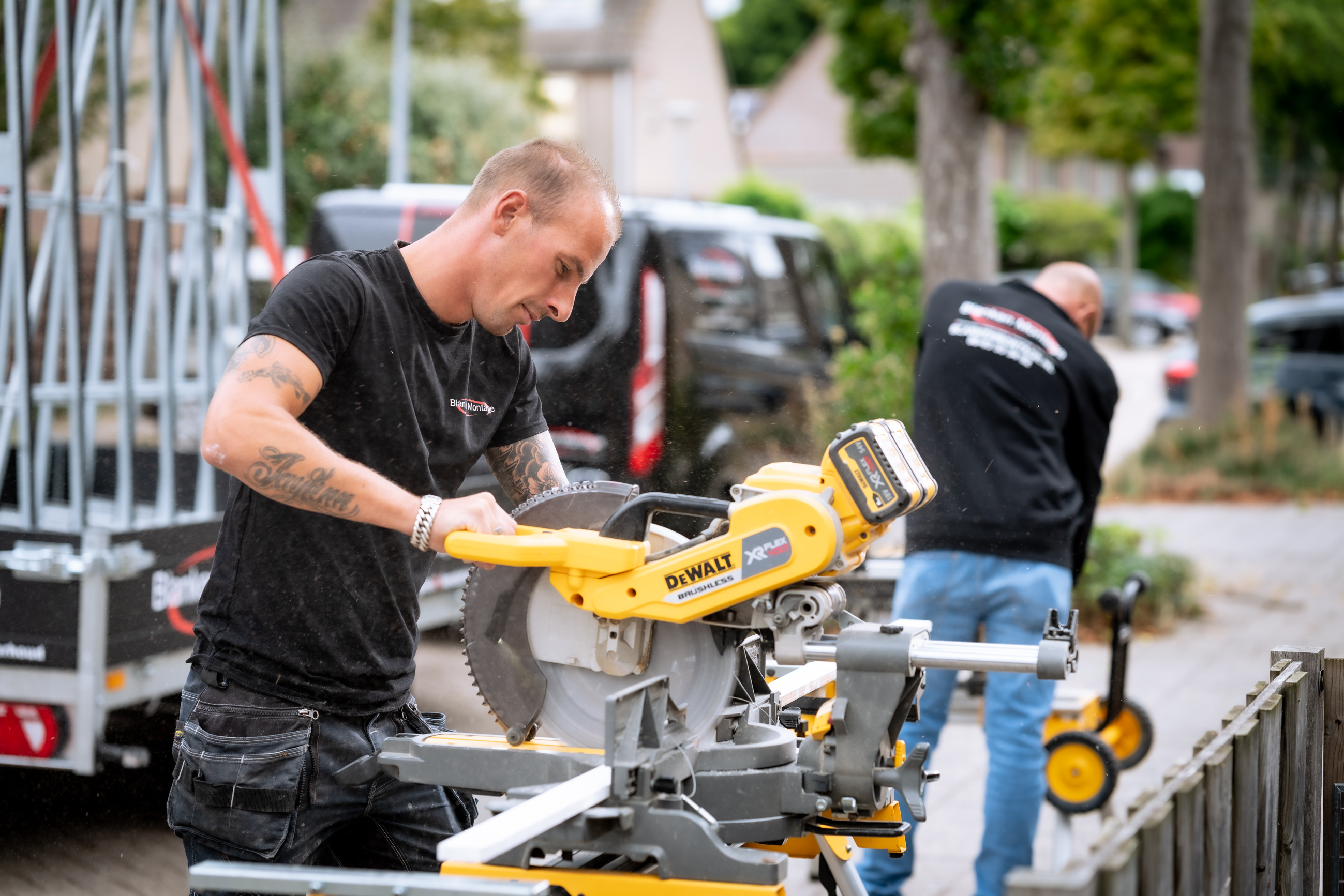 Blanken Kozijnen mannen aan het werk
